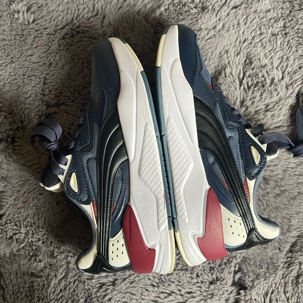 Puma Blue Sneakers, Size: 4/4C, Women's 5.5, UK 3, or a Euro 35.5